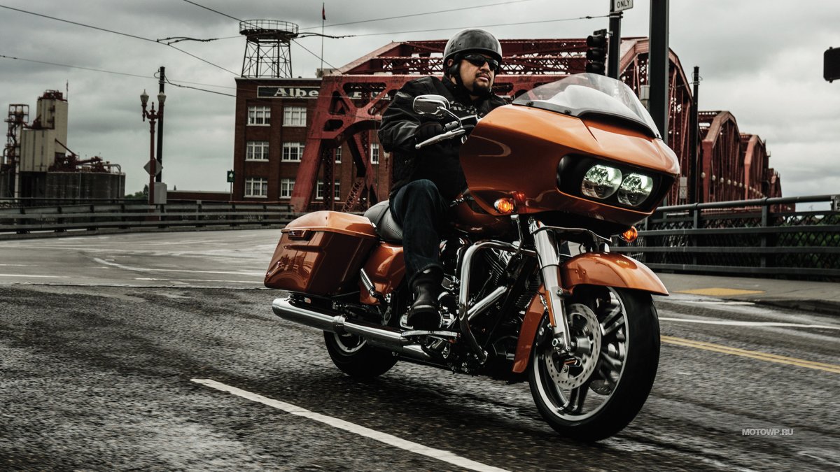 Мотоцикл Харлей Дэвидсон роад Глайд арт