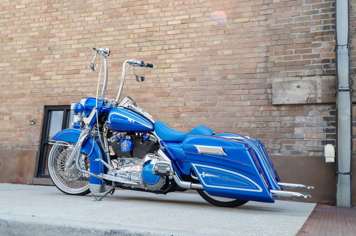 Голубой Харлей Дэвидсон Road King