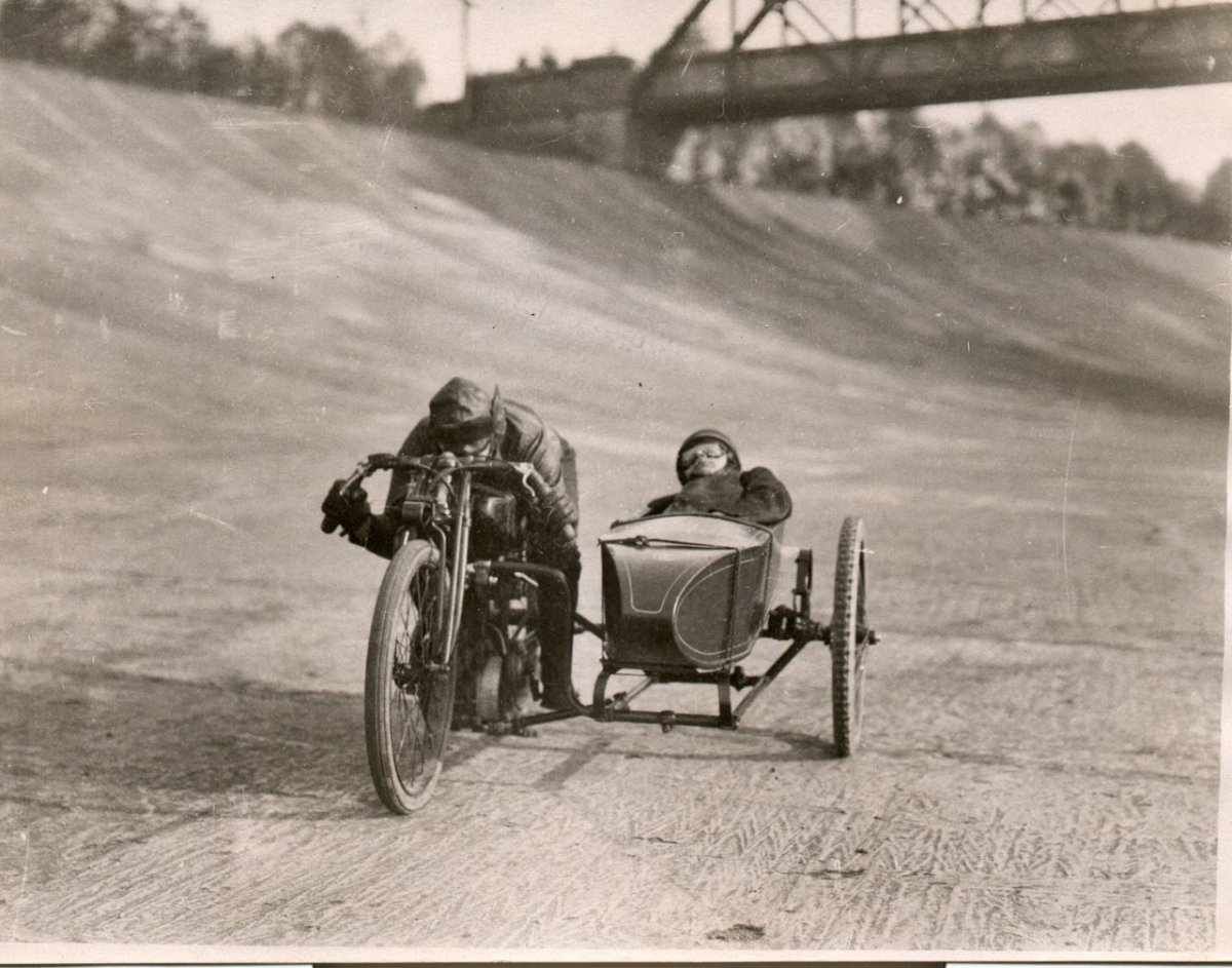 Harley Davidson with Sidecar 1920-s