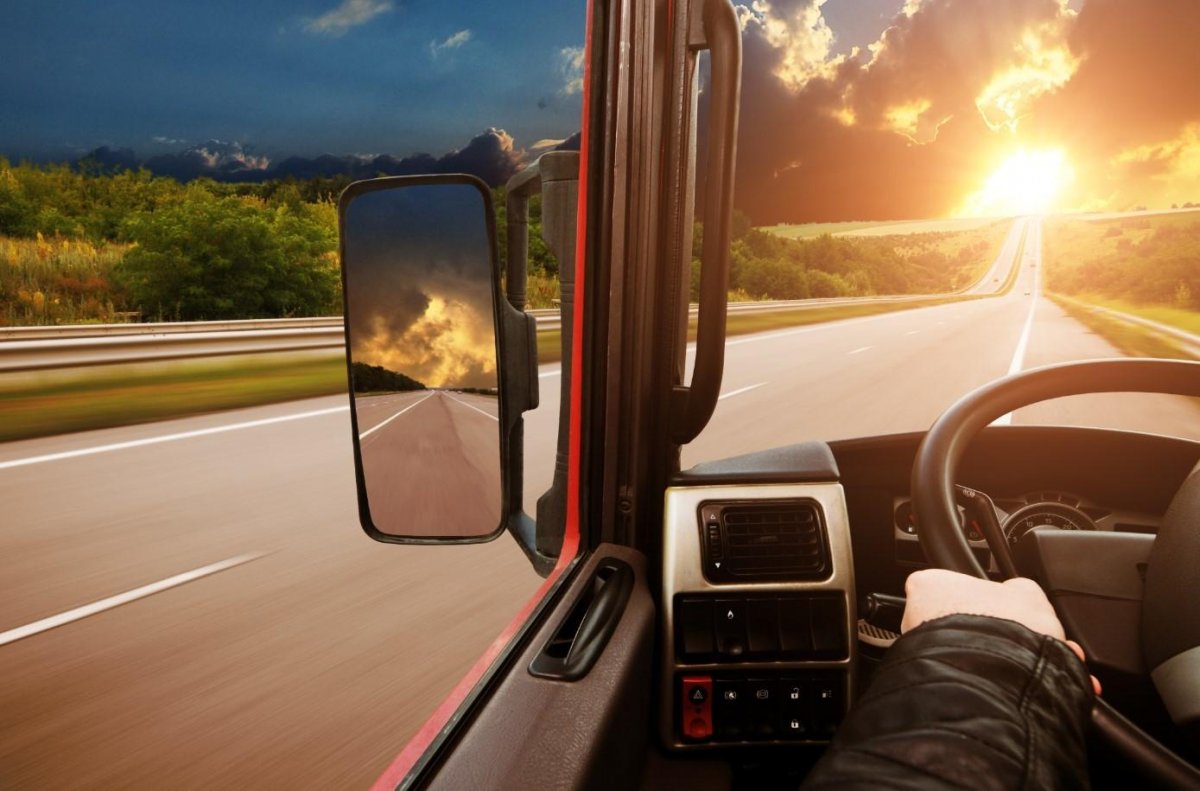 Вид из кабины грузовика