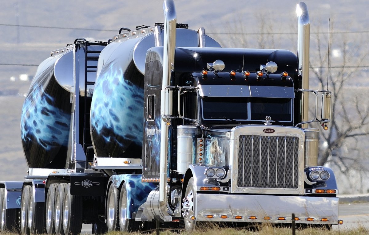 Американский тягач на рабочий стол