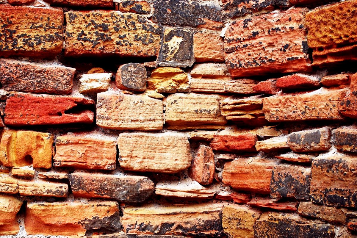 Кирпичная стена