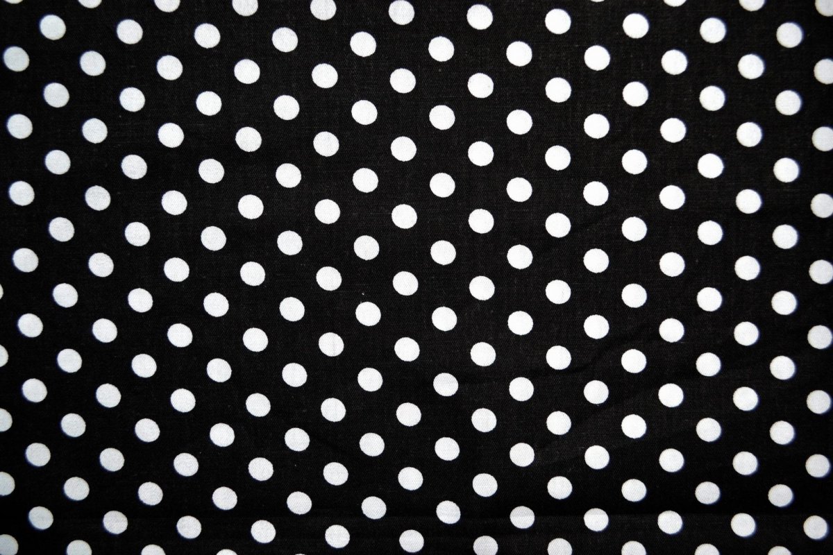 Черный горошек