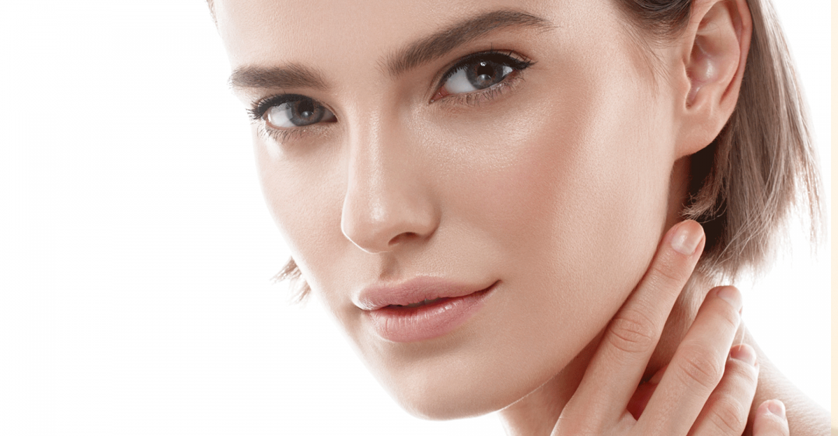 Девушка с идеальной кожей
