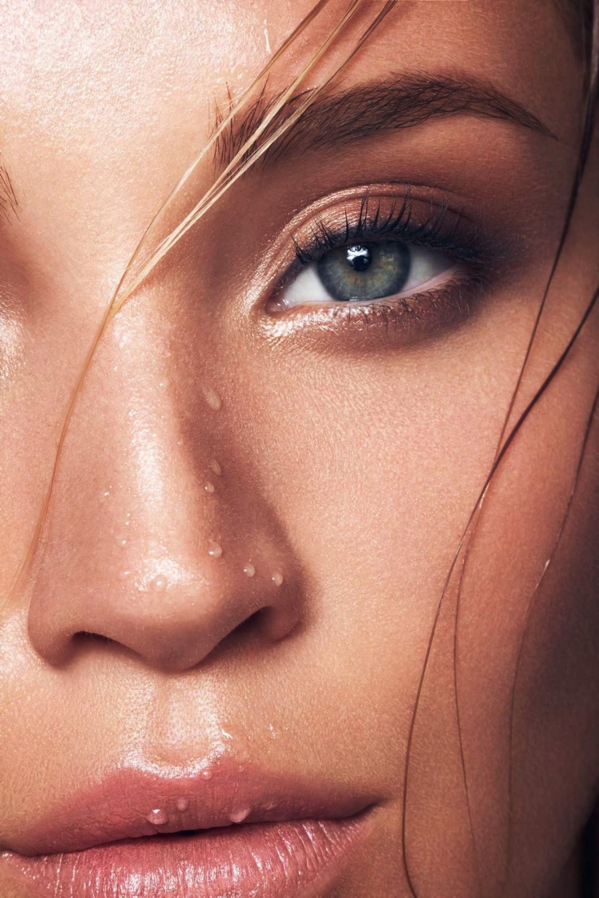 Красивое лицо крупным планом