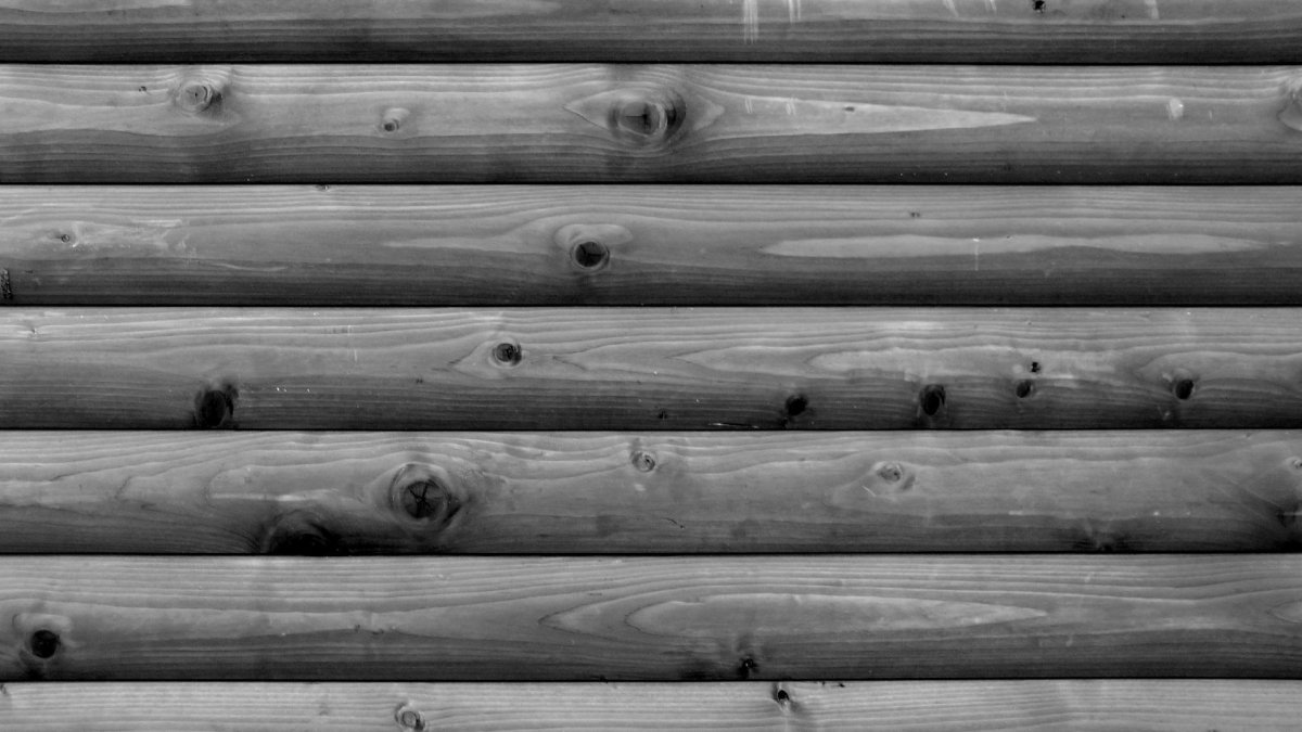 Бревенчатая стена