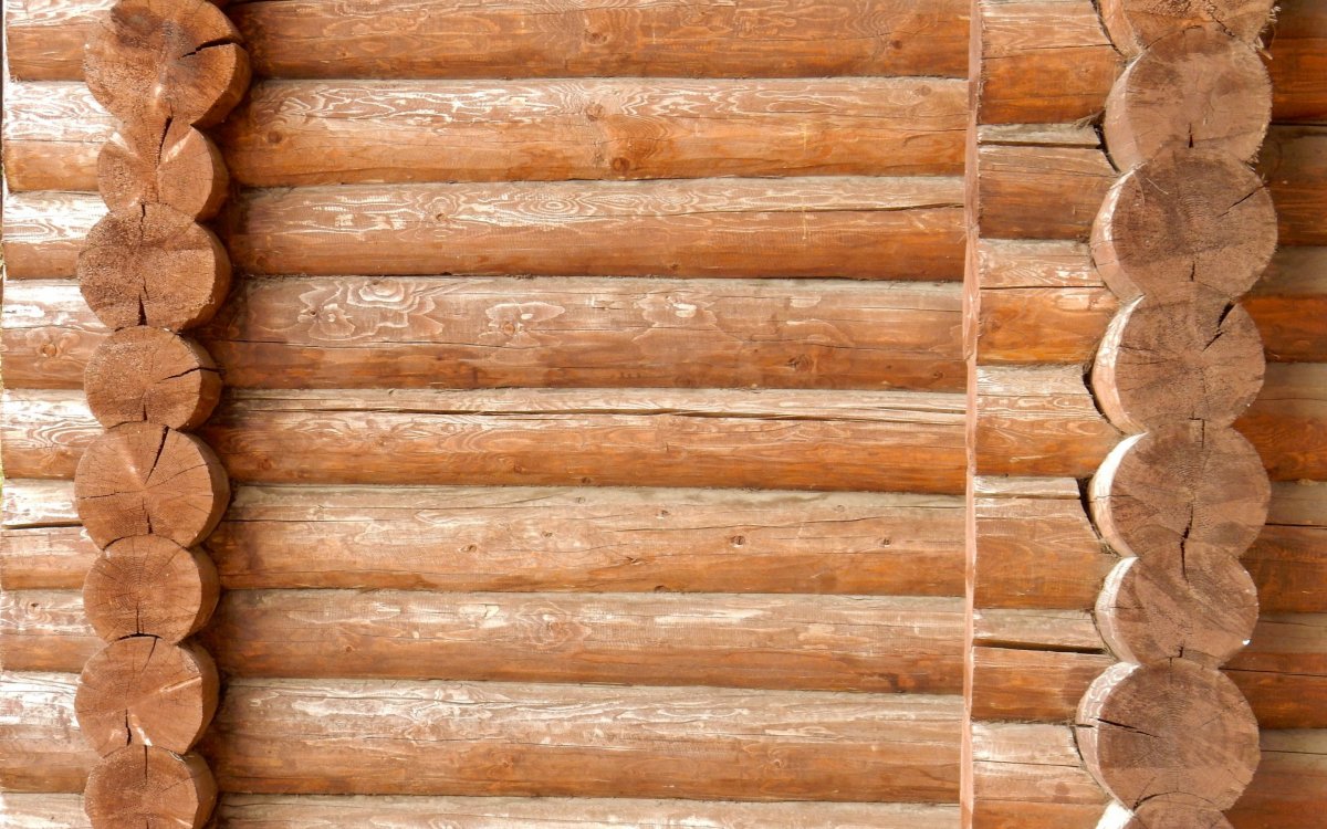 Деревянная стена