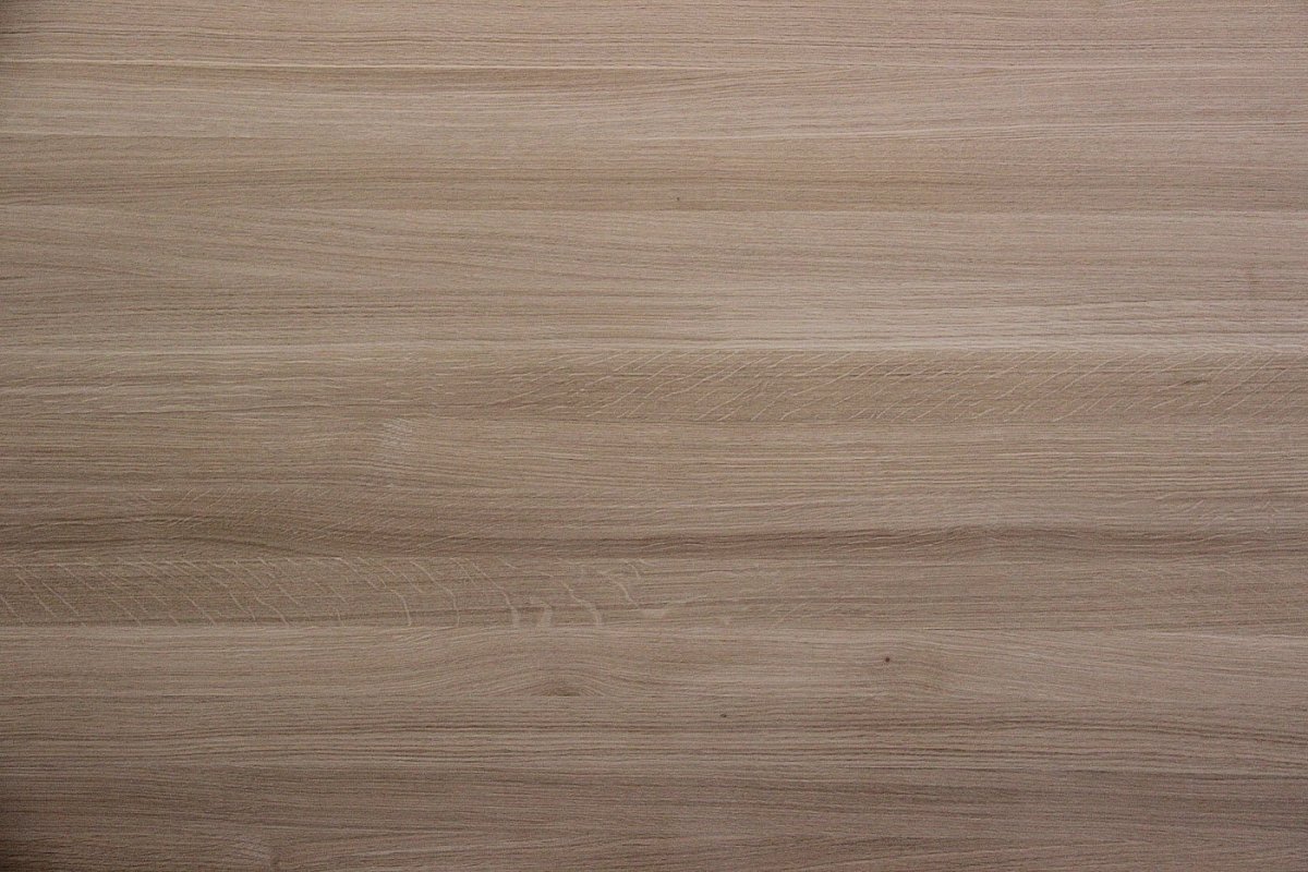 Дубовый щит цельноламельный фактура