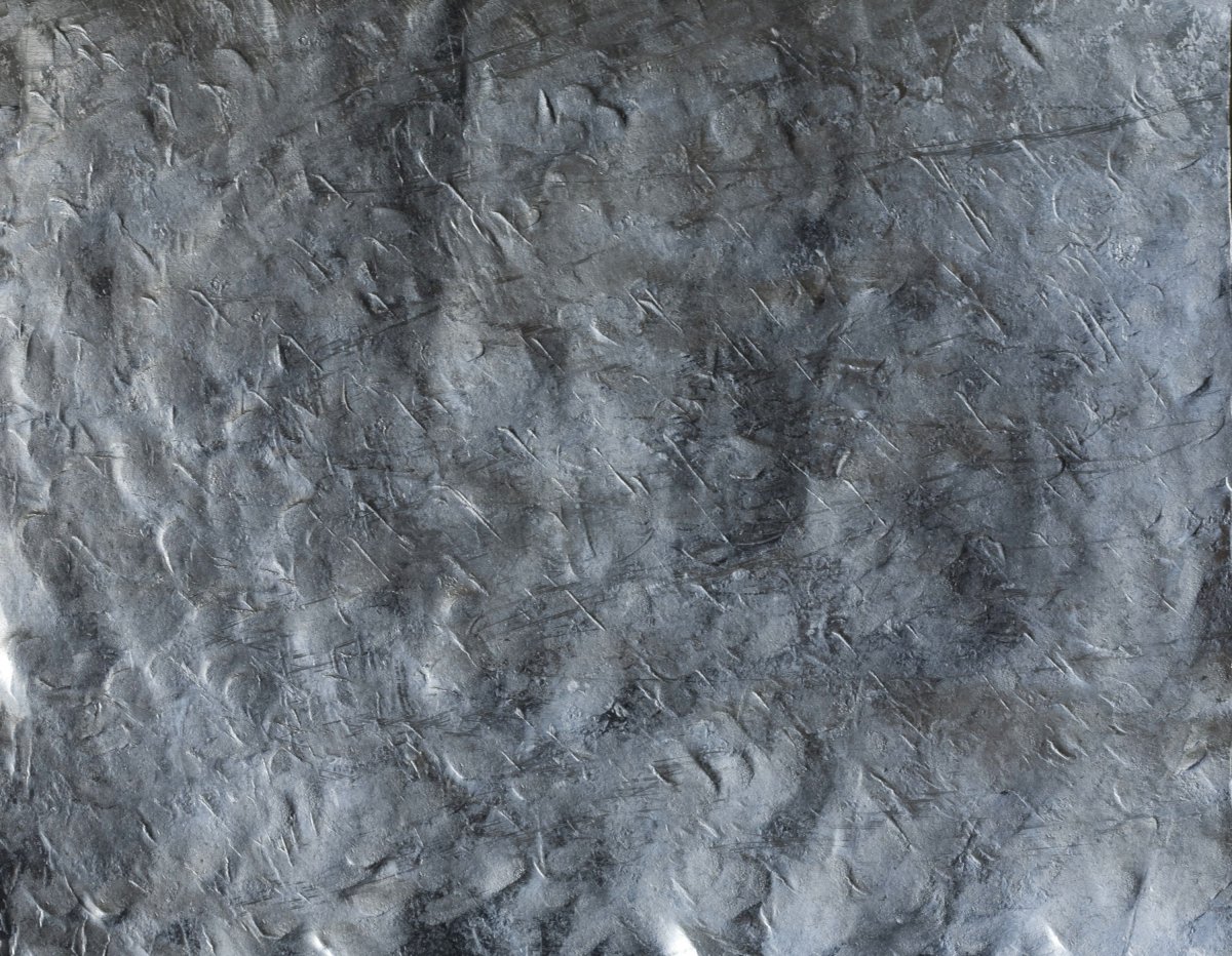 Помятый лист металла