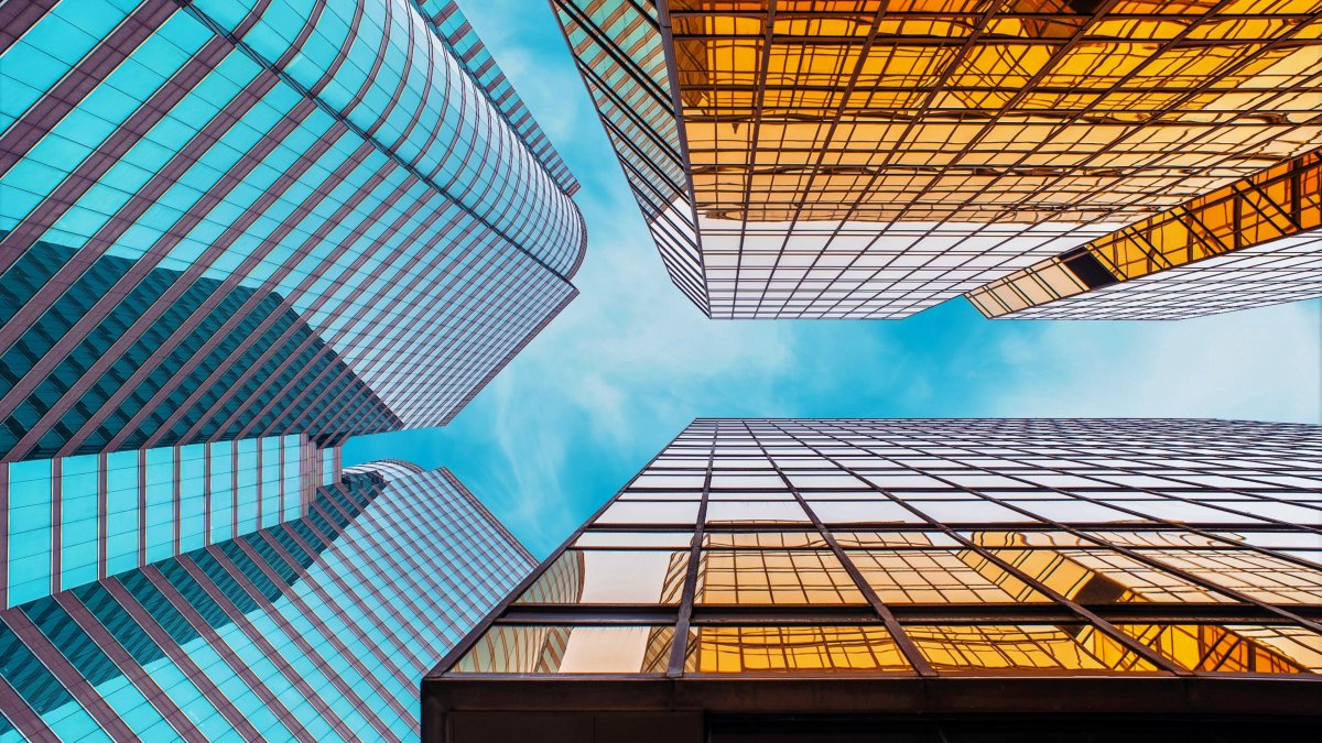 Стеклянная кровля небоскреб