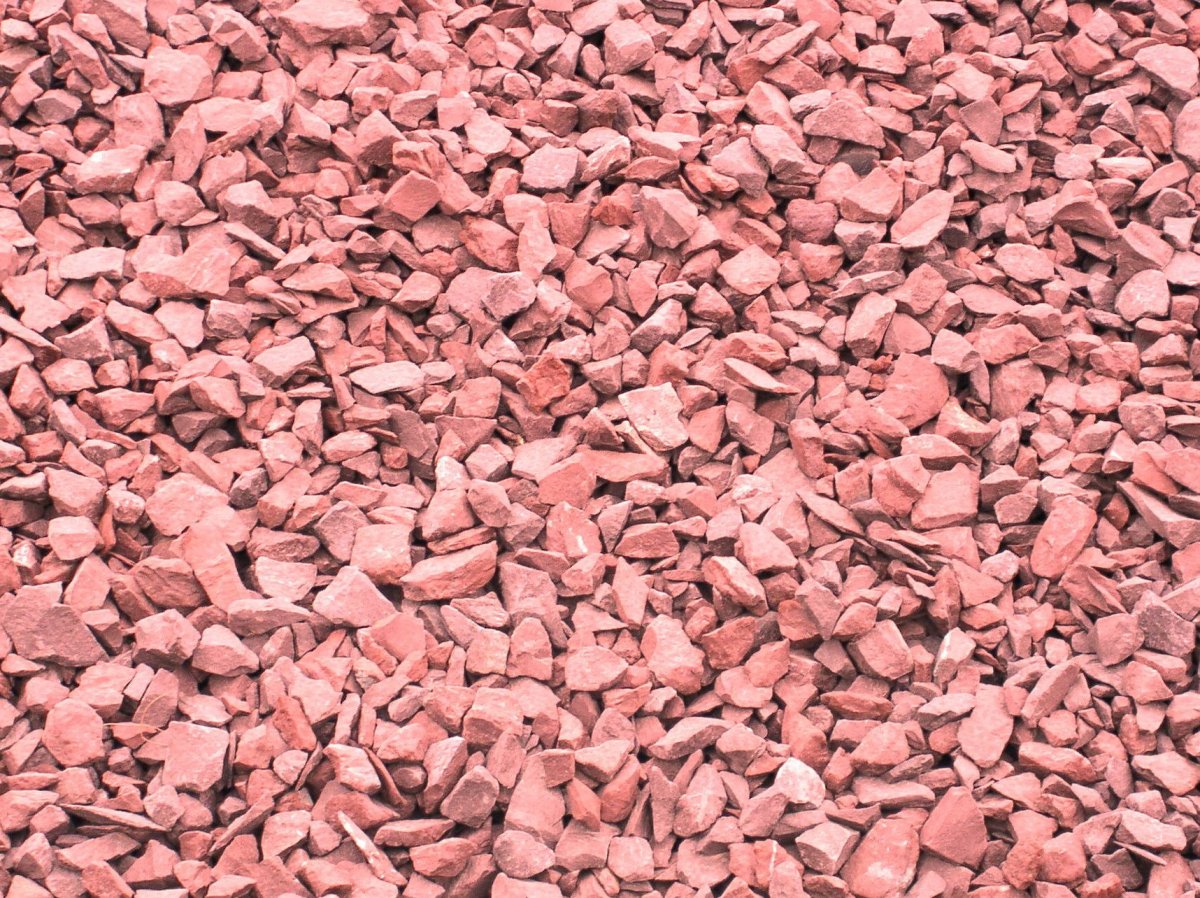 Красный гранитный щебень 5-20