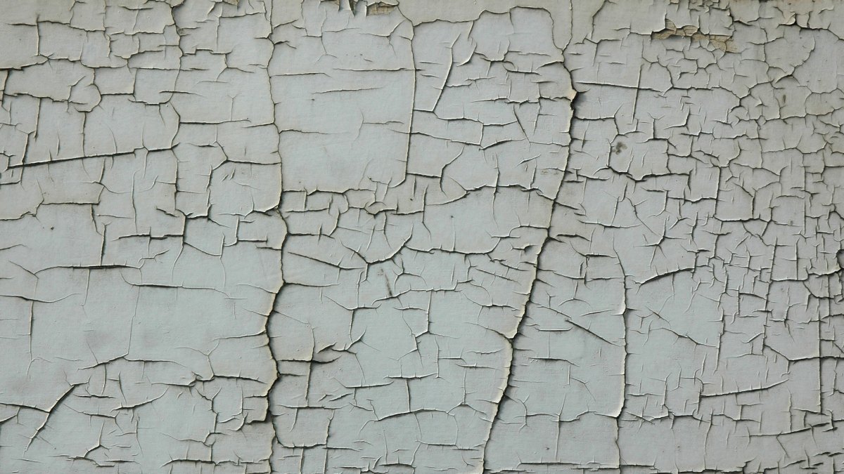 Потрескавшаяся штукатурка