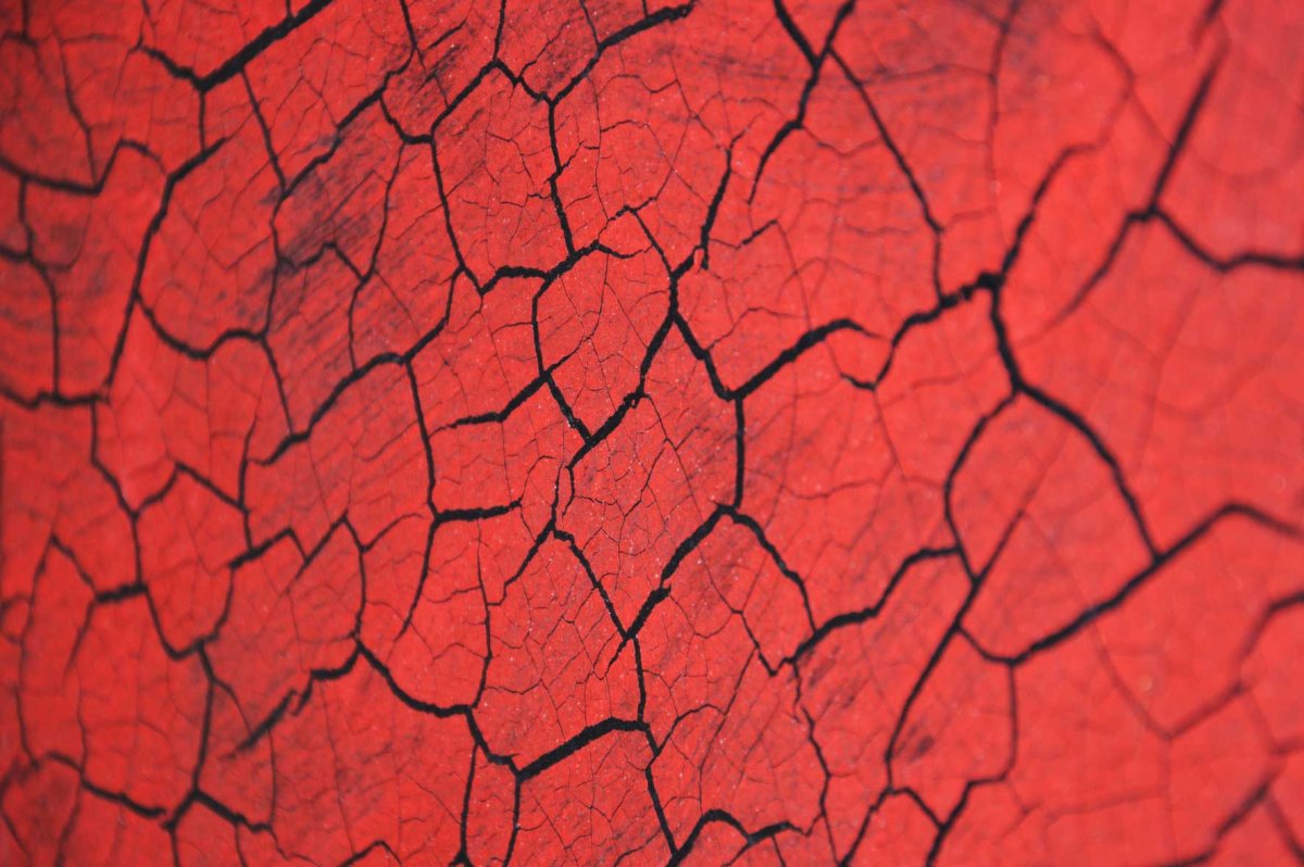 Венецианская штукатурка кракелюр черный с красным