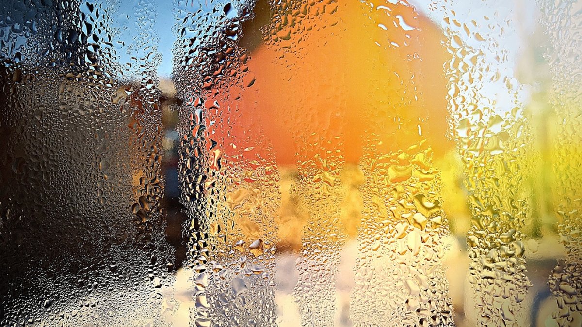 Обои мокрое стекло