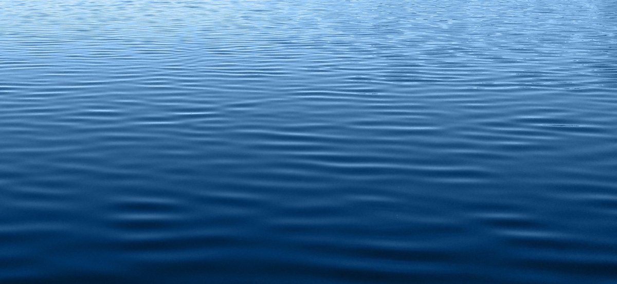 Поверхность воды