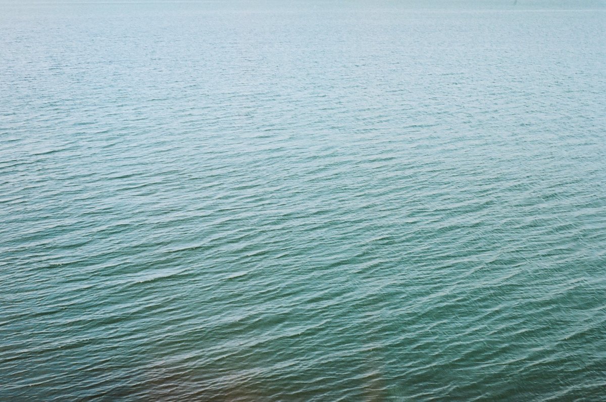 Зыбь на озере