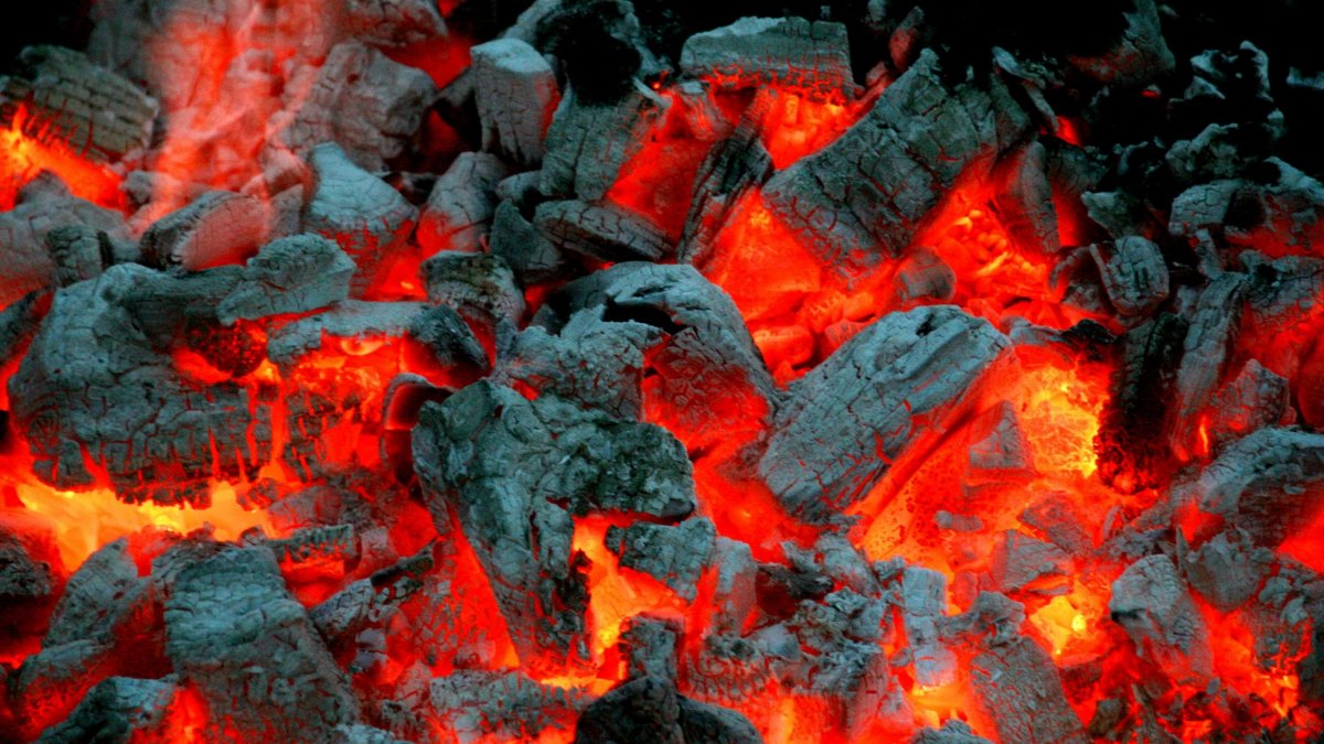 РАСКАЛЕННЫЙ уголь
