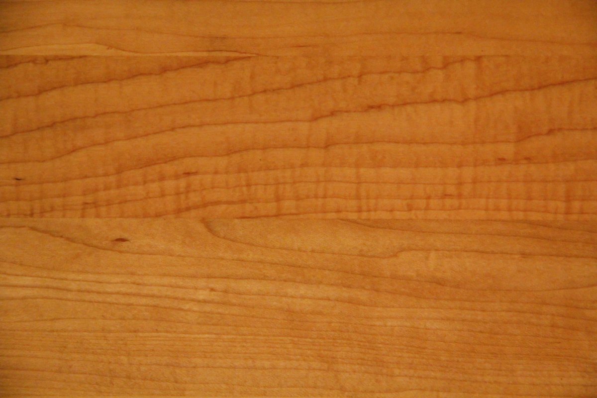 Лакированное дерево