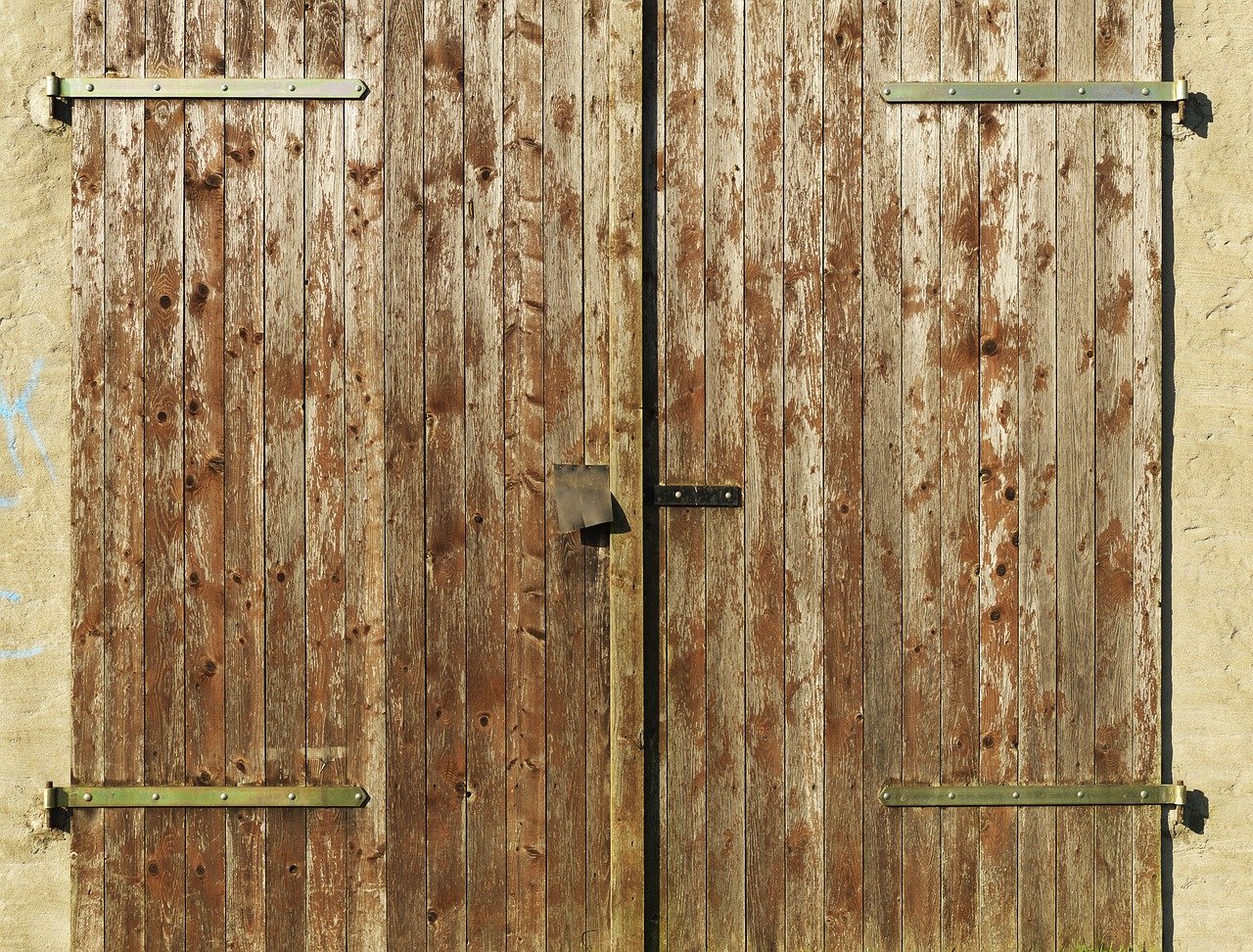 Текстура деревянных гаражных ворот