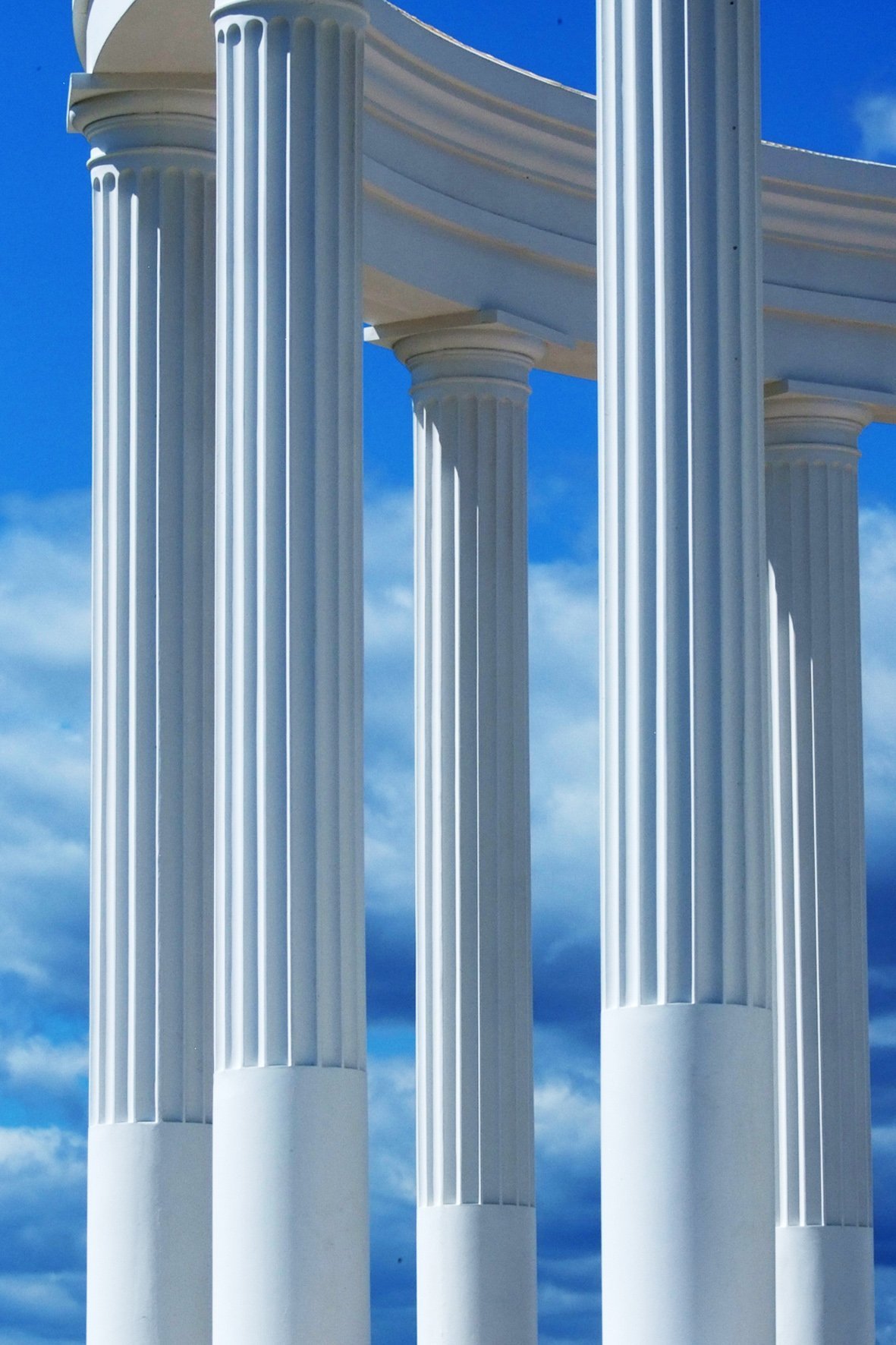 Колонна кольцевого. Колонны Греция Олимп. Греческая ионическая колонна. Греция Эстетика колонны. Колонна белая Афины.