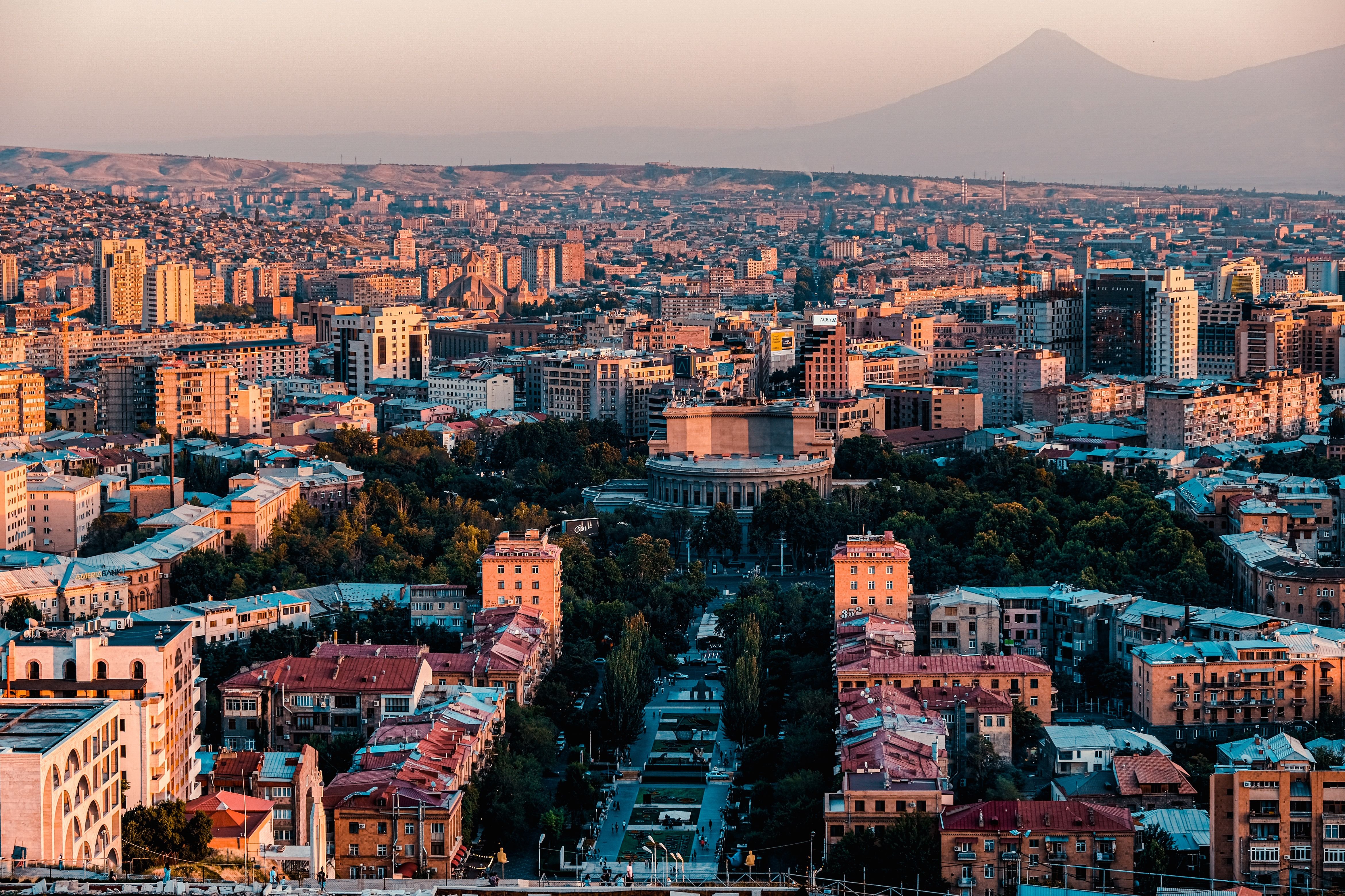 Как назывался ереван. Столица Армении Ереван. Ереван Сити в Ереване. Ереван 2022 город. Ереван Сити Маштоца.