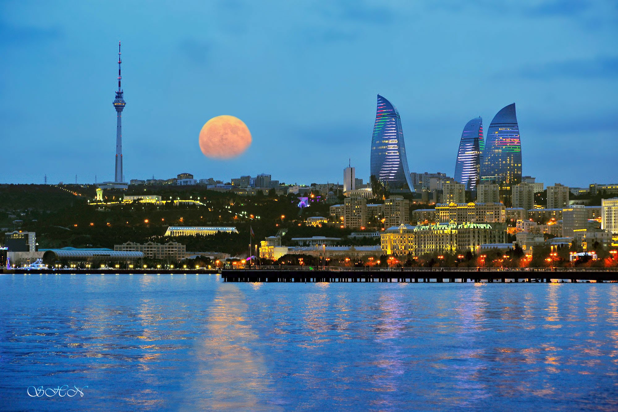 Азербайджан баку море. Каспийское море Баку. Азейбарджан столица. Бакинскую бухту Азербайджан.
