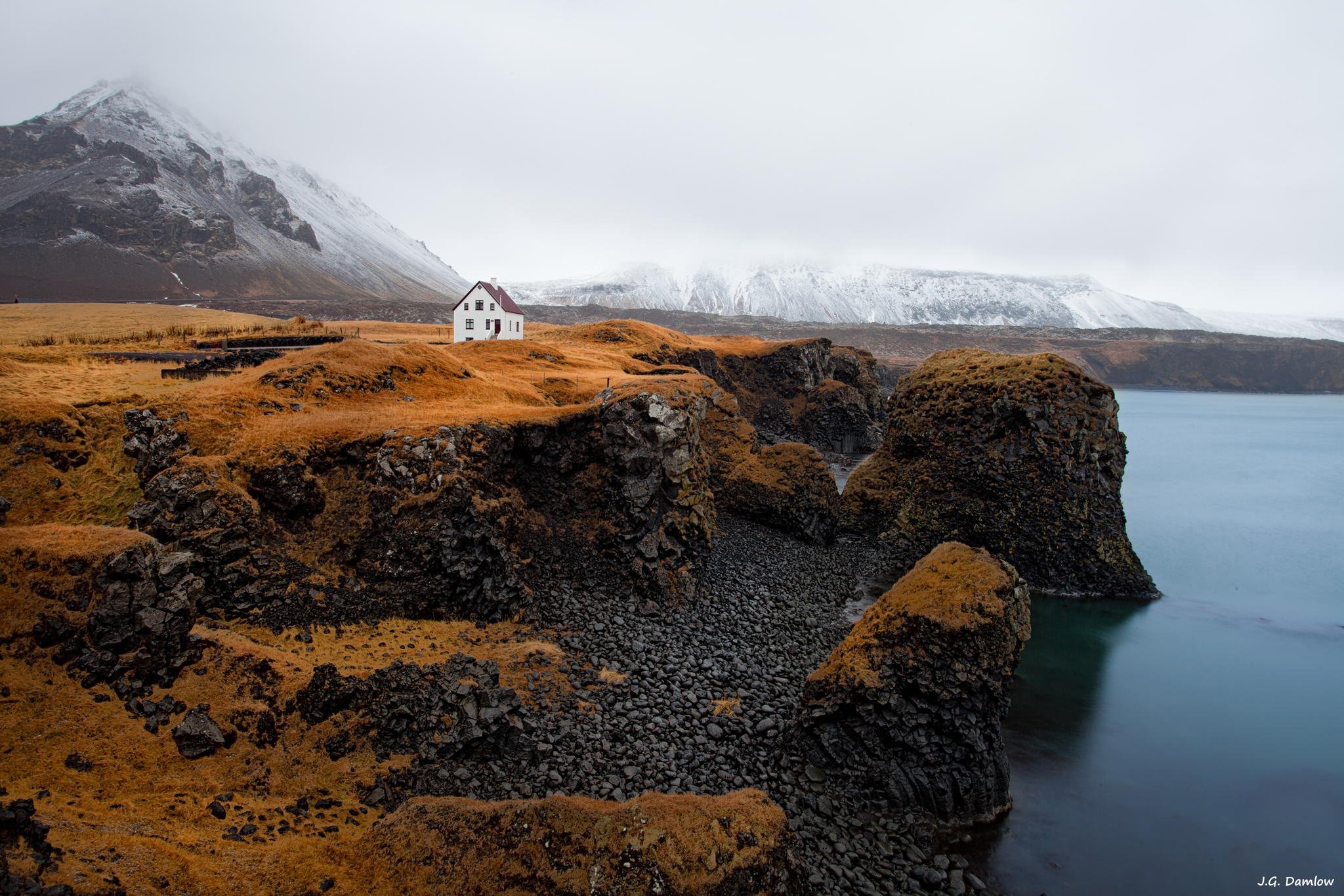 На самом краю света. Озеро Тоурисватн Исландия. Остров Эллидаэй Исландия. Арнарстапи Исландия. Остров Эдлидаэй в Исландии.