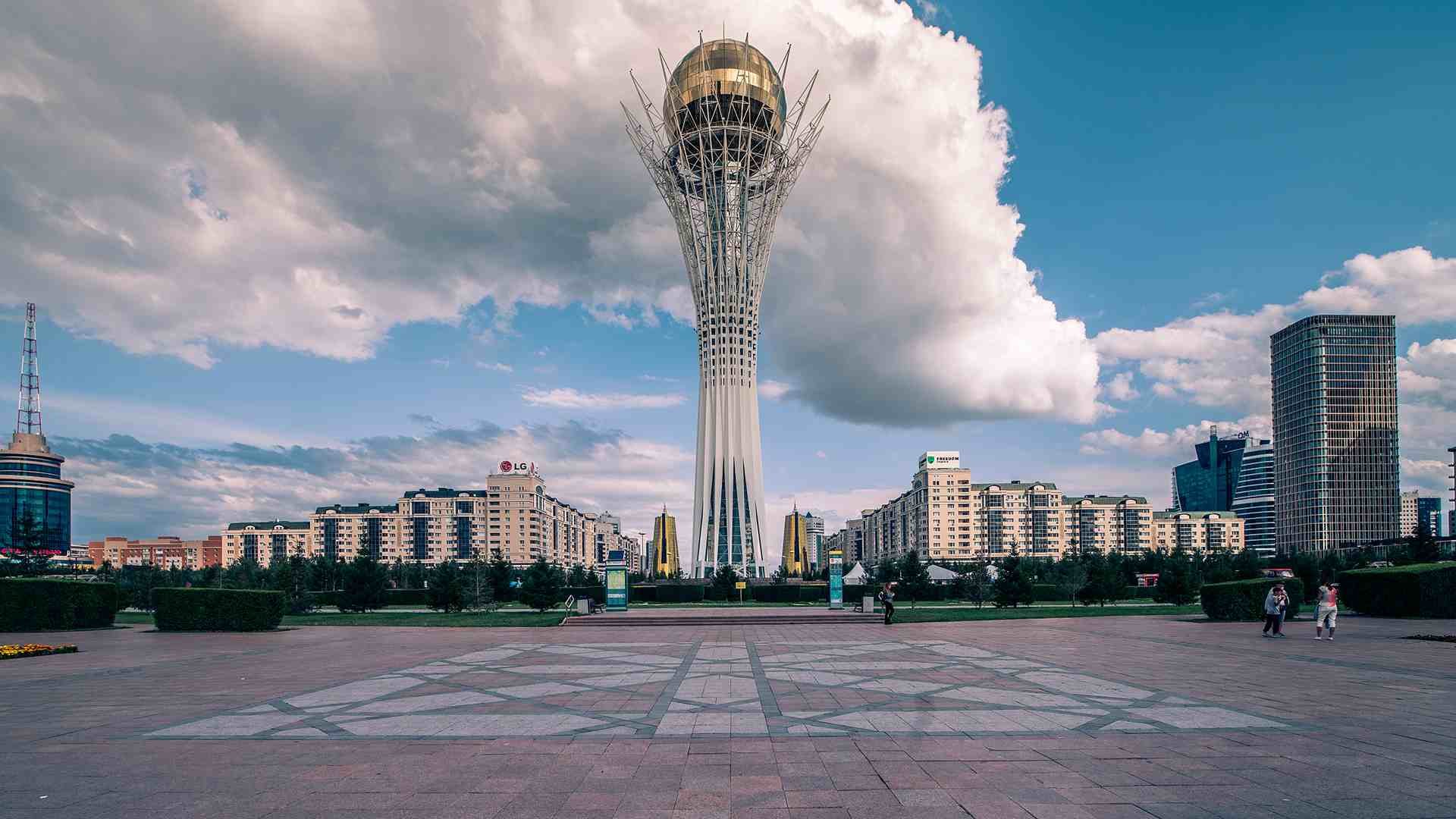 Столица казахстана азербайджан. Астана башня Байтерек. Казахстан монумент Байтерек. Астана Нурсултан Астана. Монумент Астана-Байтерек (г. Астана).