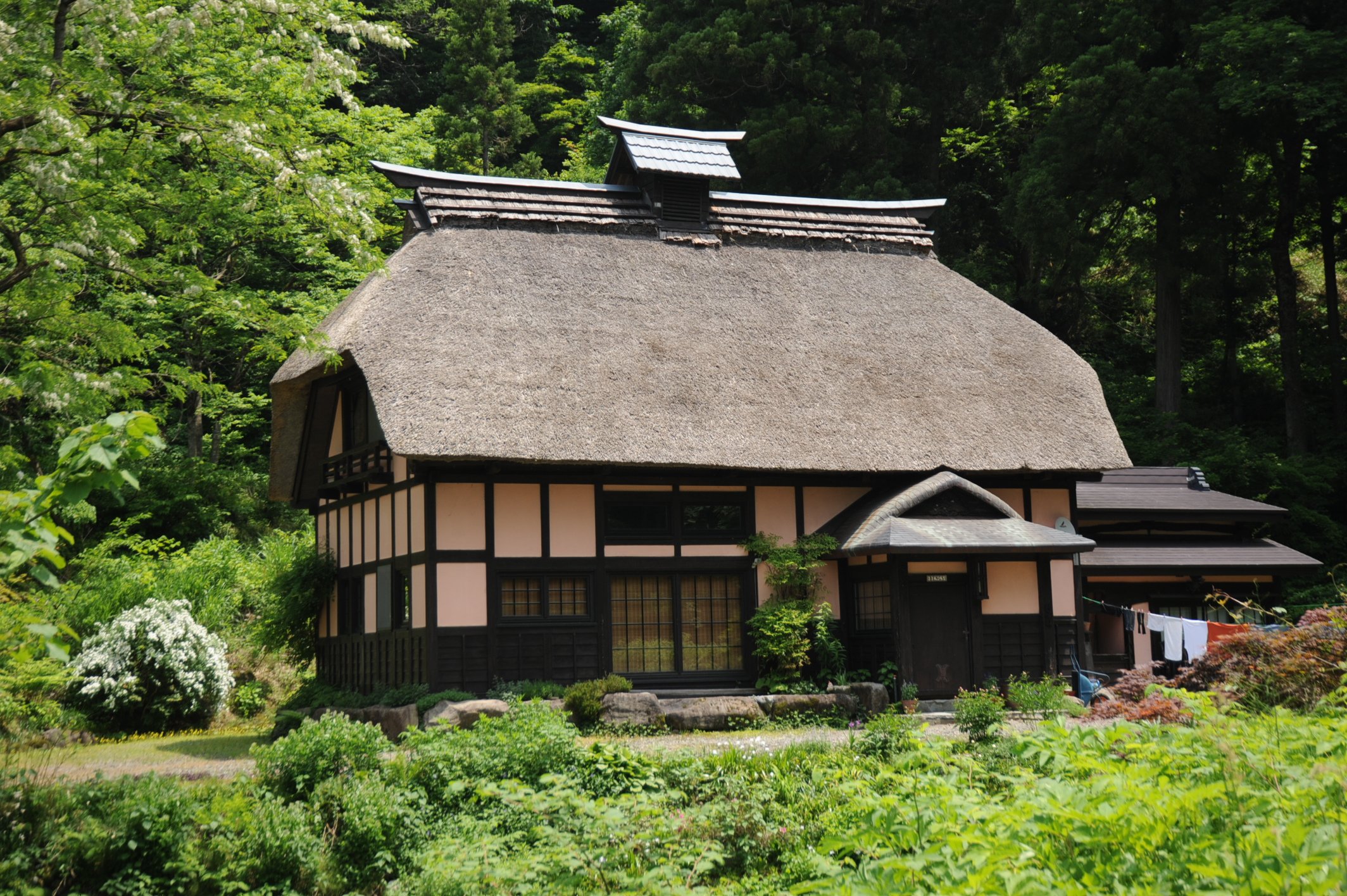 Японские дома купить. Матия архитектура Киото. Минка традиционный японский дом. Минка дом в Японии. Традиционное жилище Японии Минка.