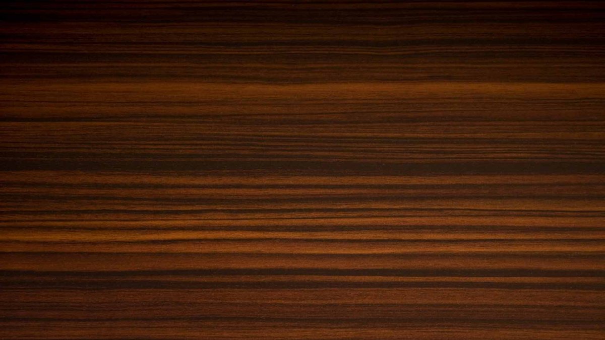 Темное дерево