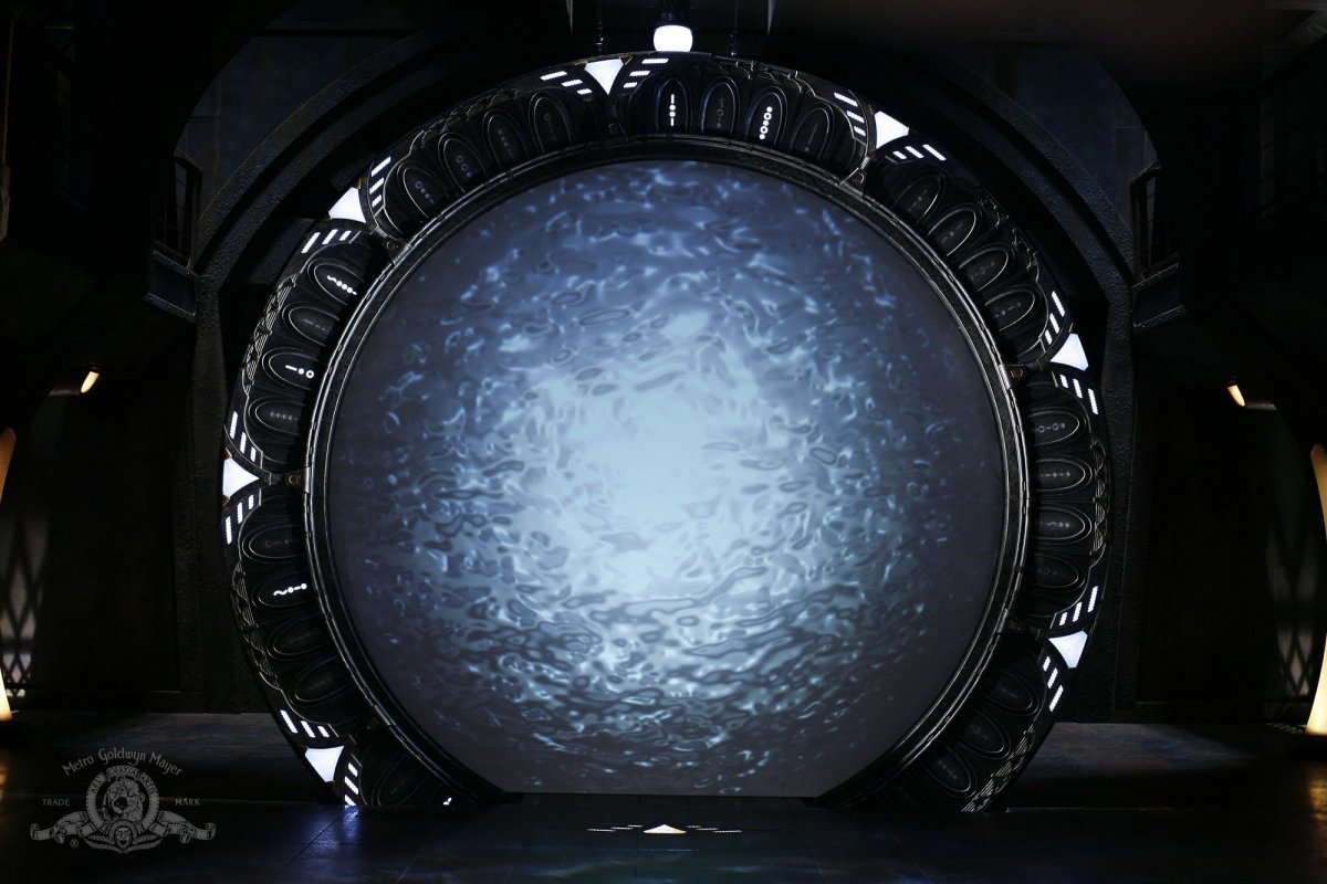 Сериал Звездные врата большие врата в космосе