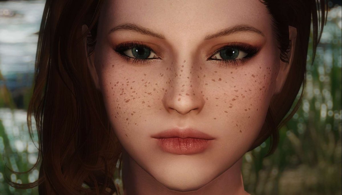 Майя Хоук веснушки