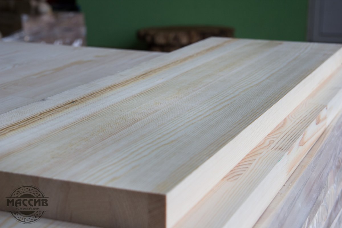 Темная деревянная поверхность