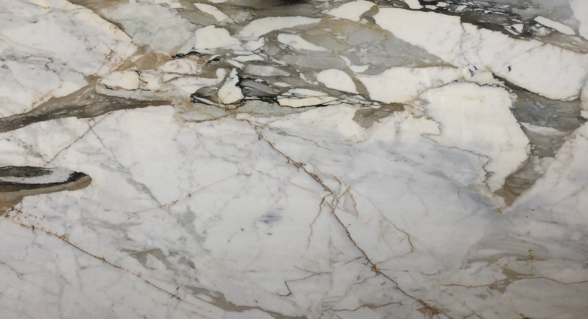 Avant 7300 Калакатта Аяччо