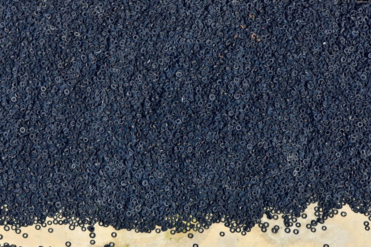 Черный песок