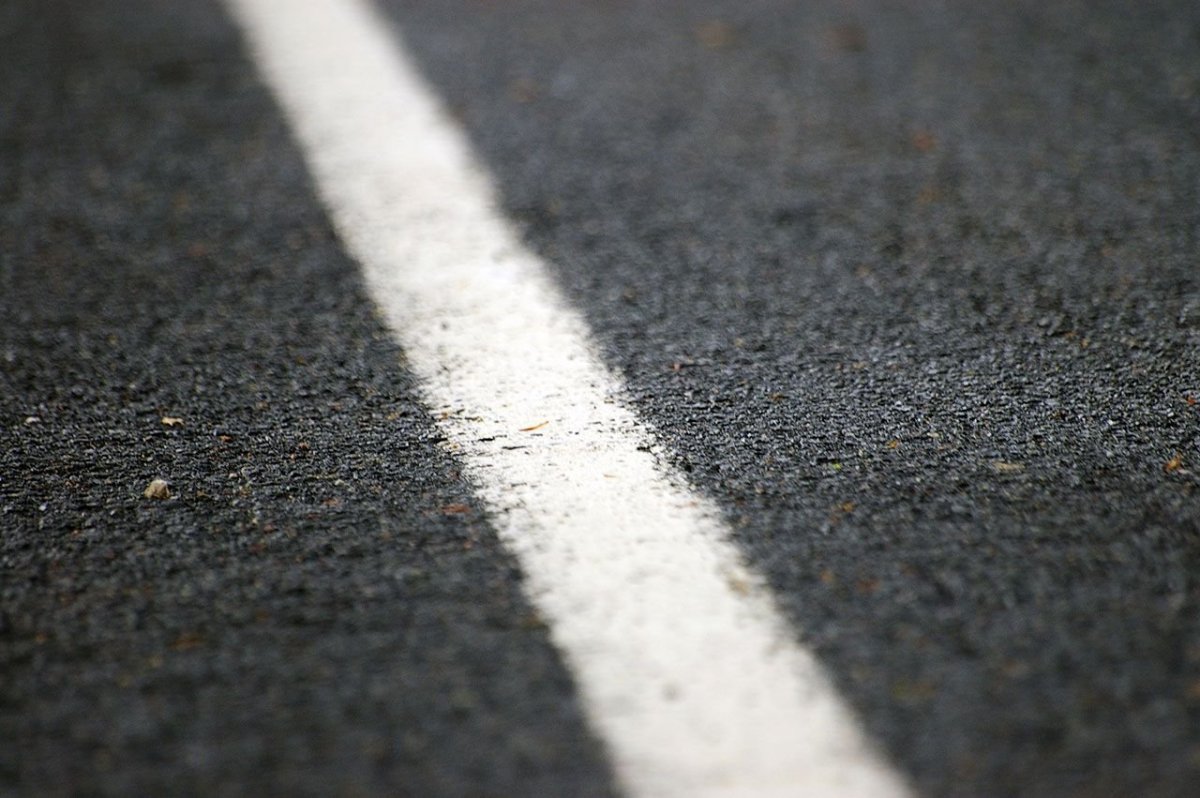 Текстура дороги с разметкой бесшовная