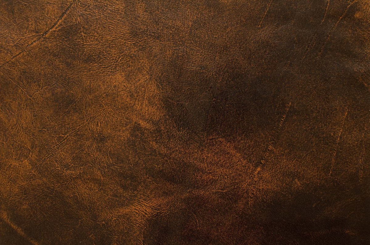 Коричневая кожа