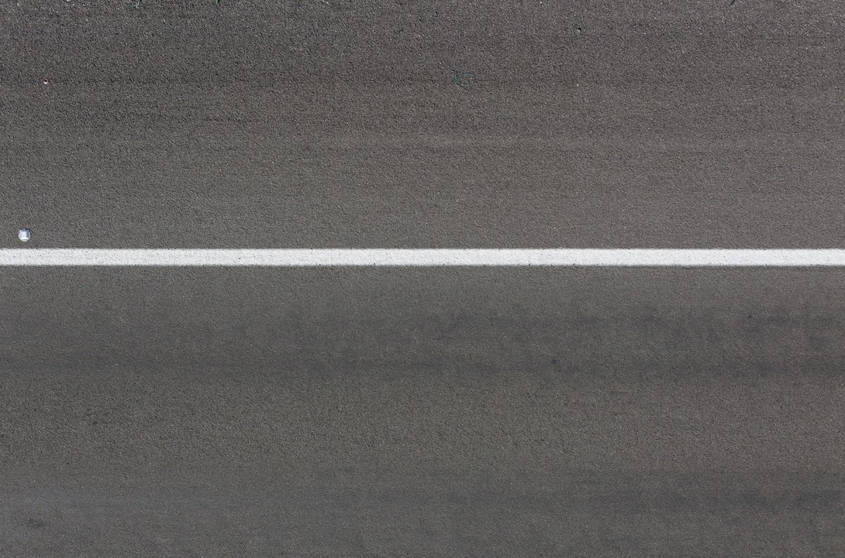 Текстура асфальта с разметкой
