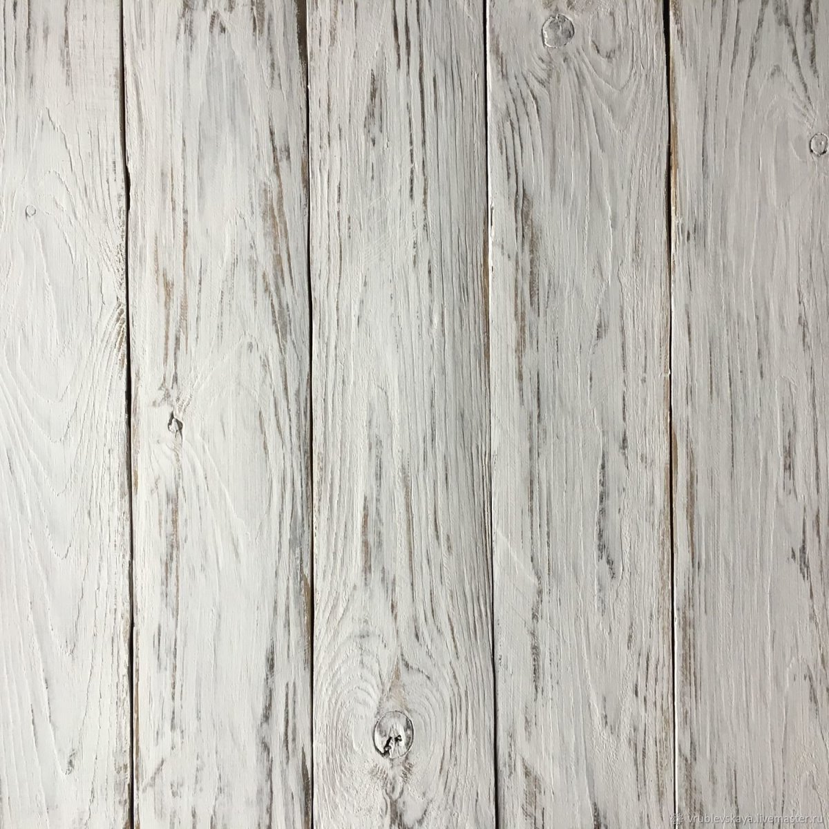 Белая состаренная доска