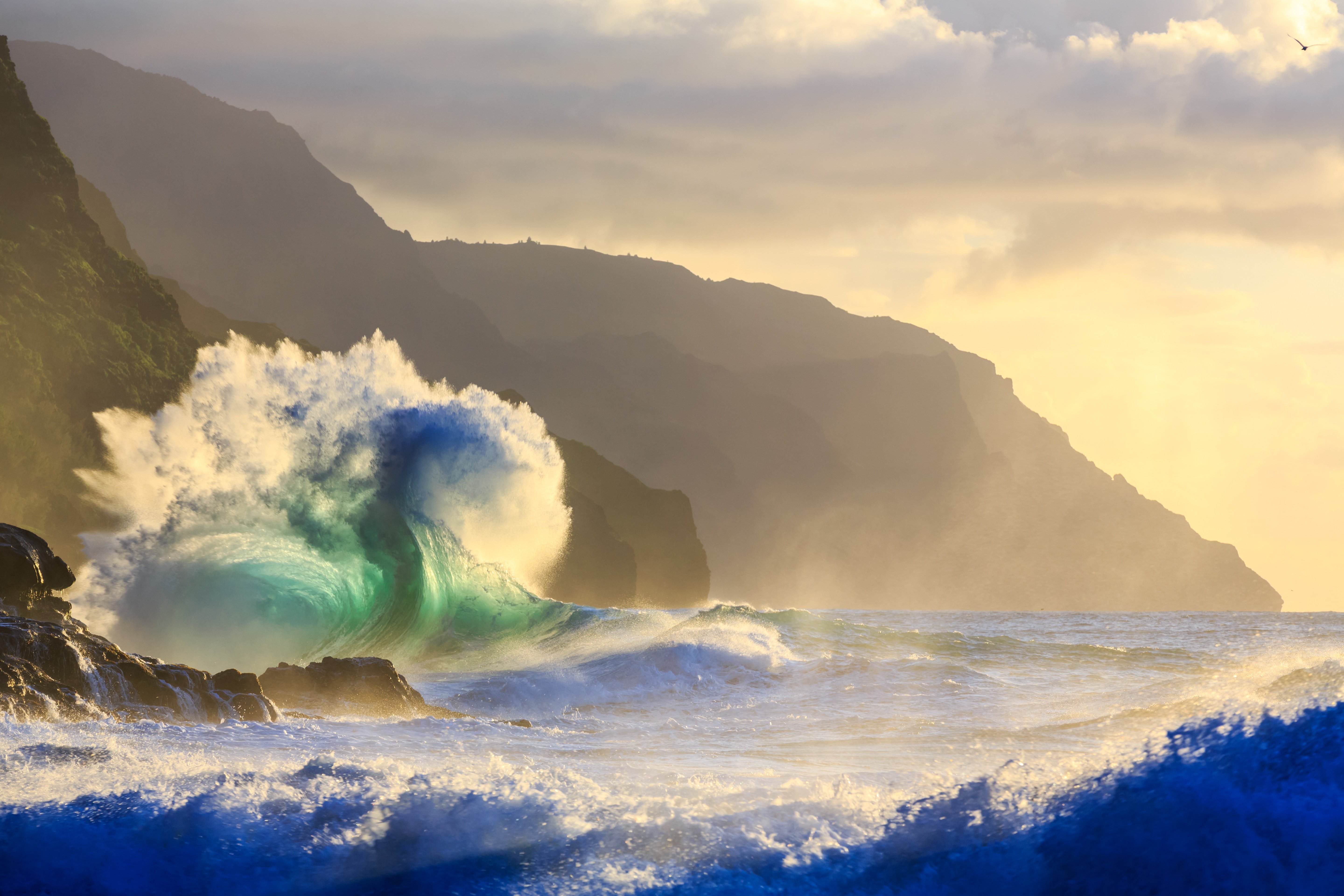 Волны человека в природе. Волны и скалы. Море, волны. Морской пейзаж. Природа океан.