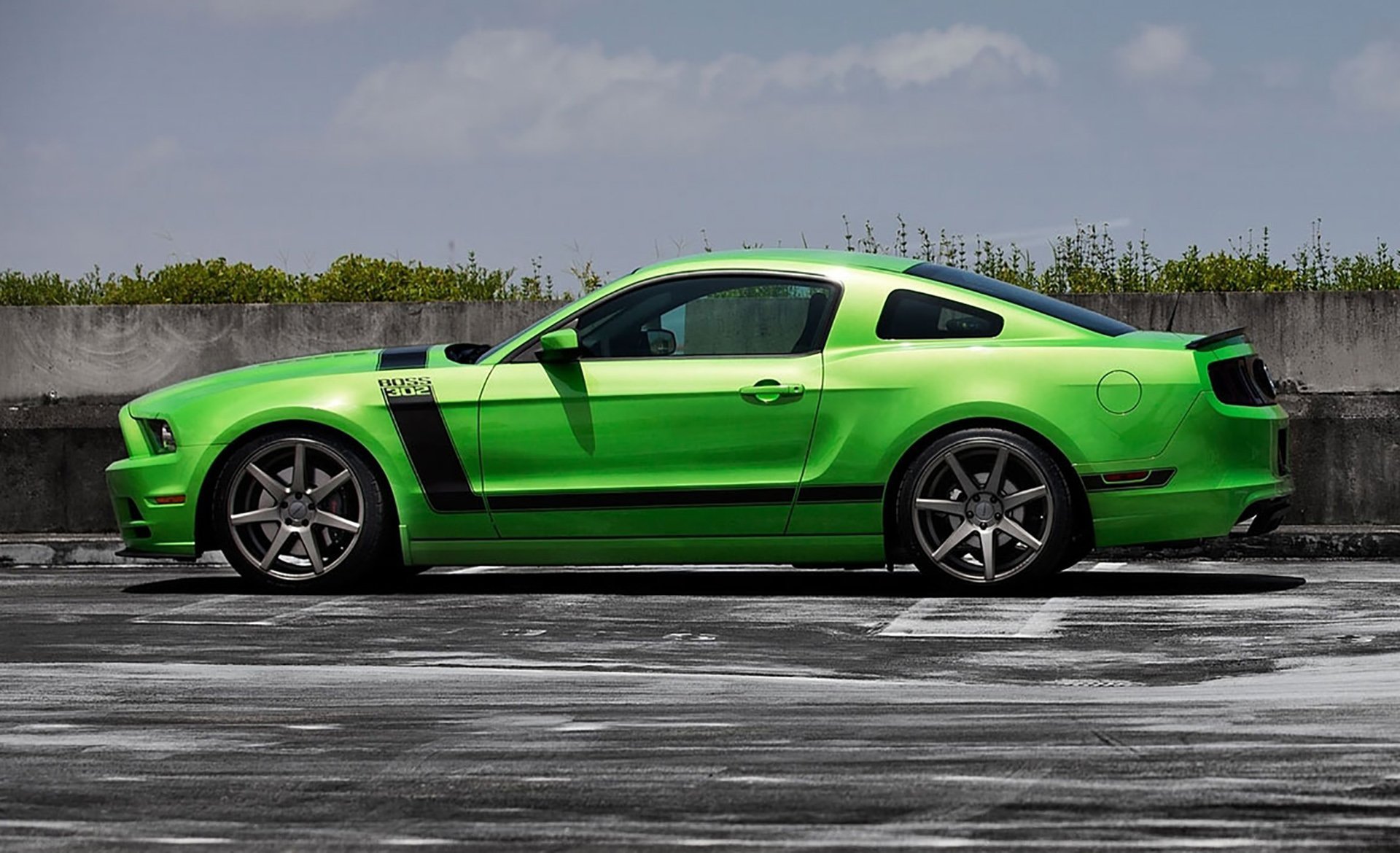 Шины мустанг. Ford Mustang 302 Boss зеленый. Mustang Ford Shelby gt500 зеленый. Форд Мустанг салатовый. Ford Mustang Boss 302 2015.