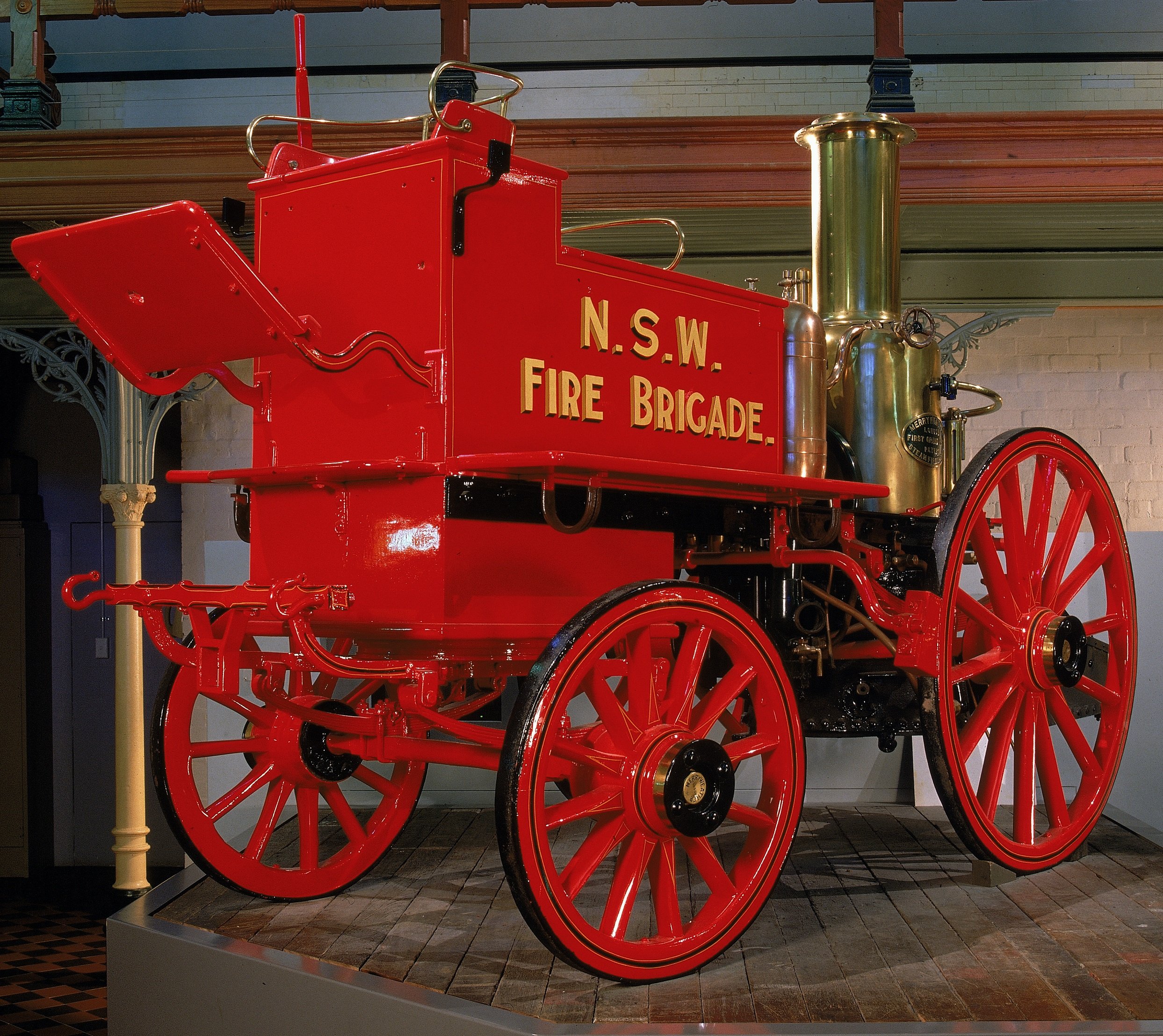 Первые пожарные машины. Пожарная машина Вандерберг 1901. Брейтуэйт паровая пожарная машина. Паровой пожарный насос. Первая паровая пожарная машина.