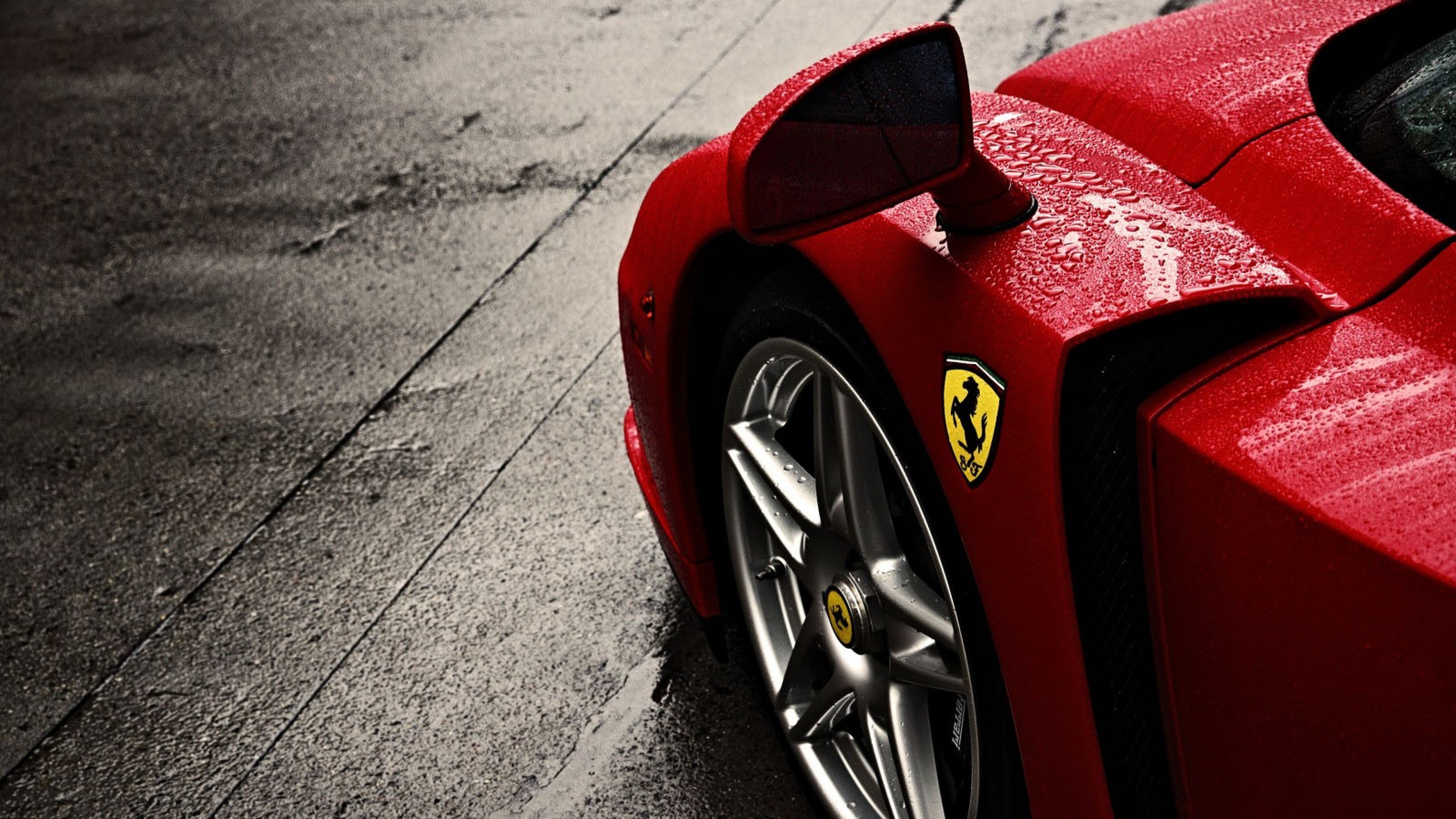 Красная машина телефон. Феррари Энцо машина. Ferrari 458 Italia красная. Феррари Энзо 2022.