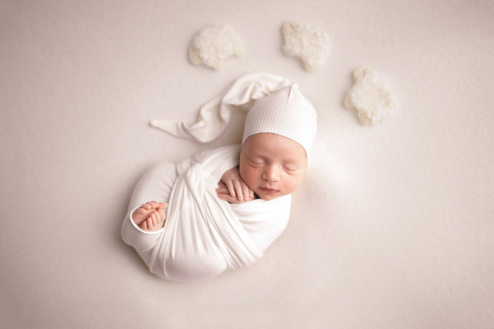 Фотосессия для новорожденных в домашних условиях