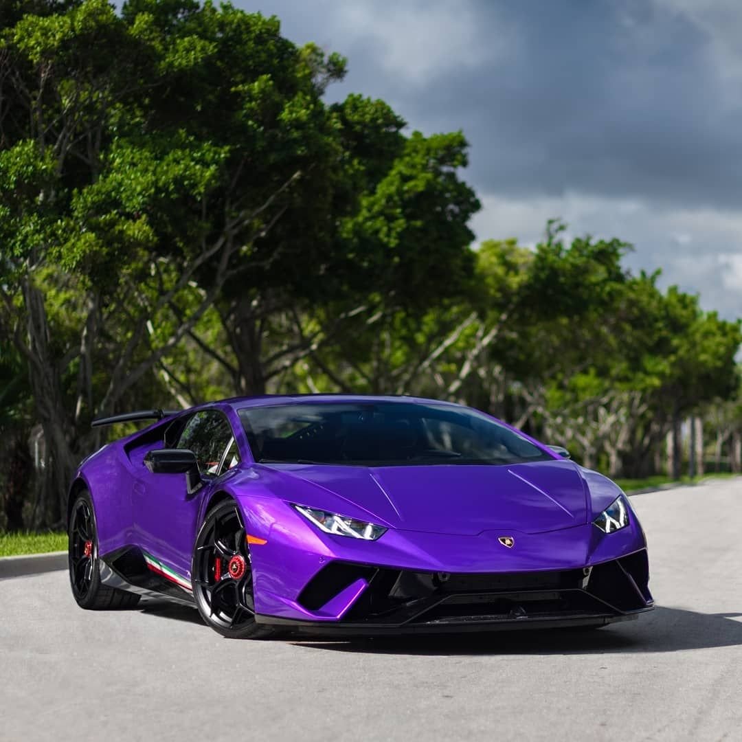 Lamborghini Huracan Performante фиолетовая