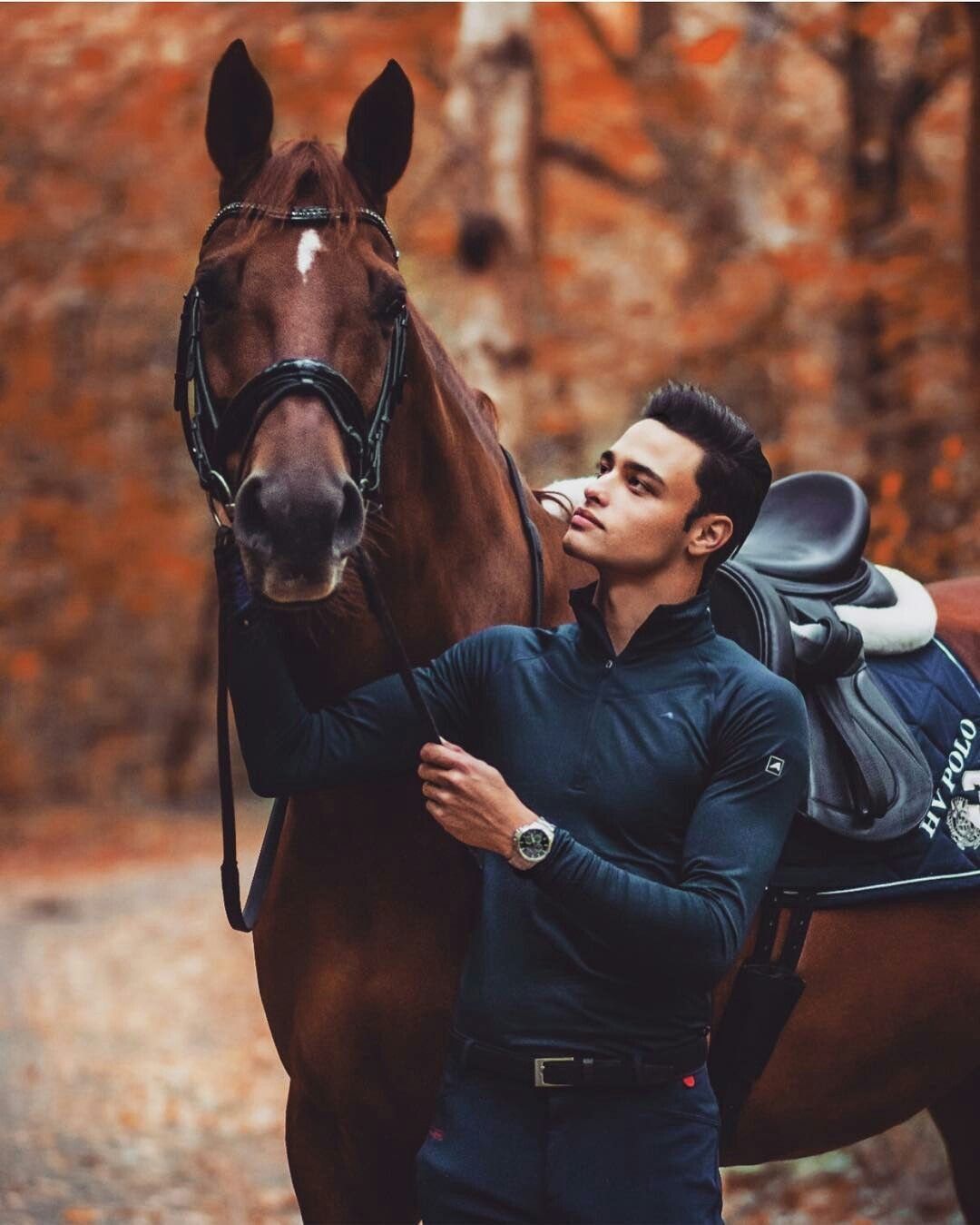 Мужик лошадку. Парень на коне. Мужчина на лошади. Красивый парень с лошадью. Мужчина на коне.