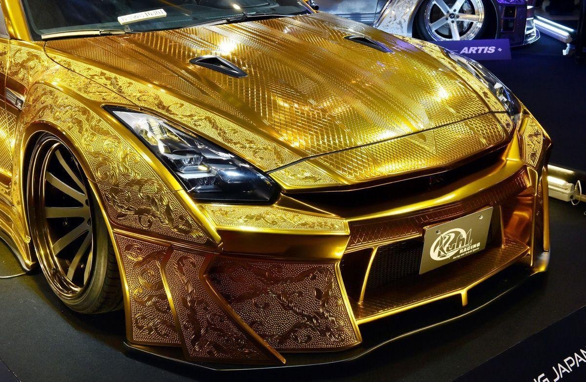 Gold машины. Ниссан ГТР золотой. Золотая машина Пассат. Золотой Nissan GTR Kuhl Racing. Dubai. Car Gold Nissan r35.