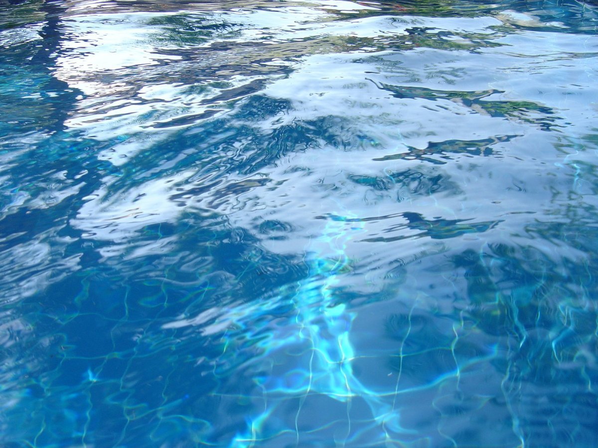 Видео воды в бассейне. Вода в бассейне. Текстура бассейна. Красивая вода в бассейне. Голубая вода в бассейне.
