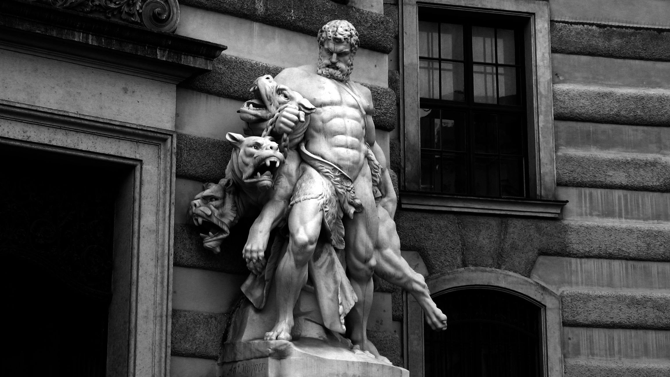 Геракл и Цербер скульптура