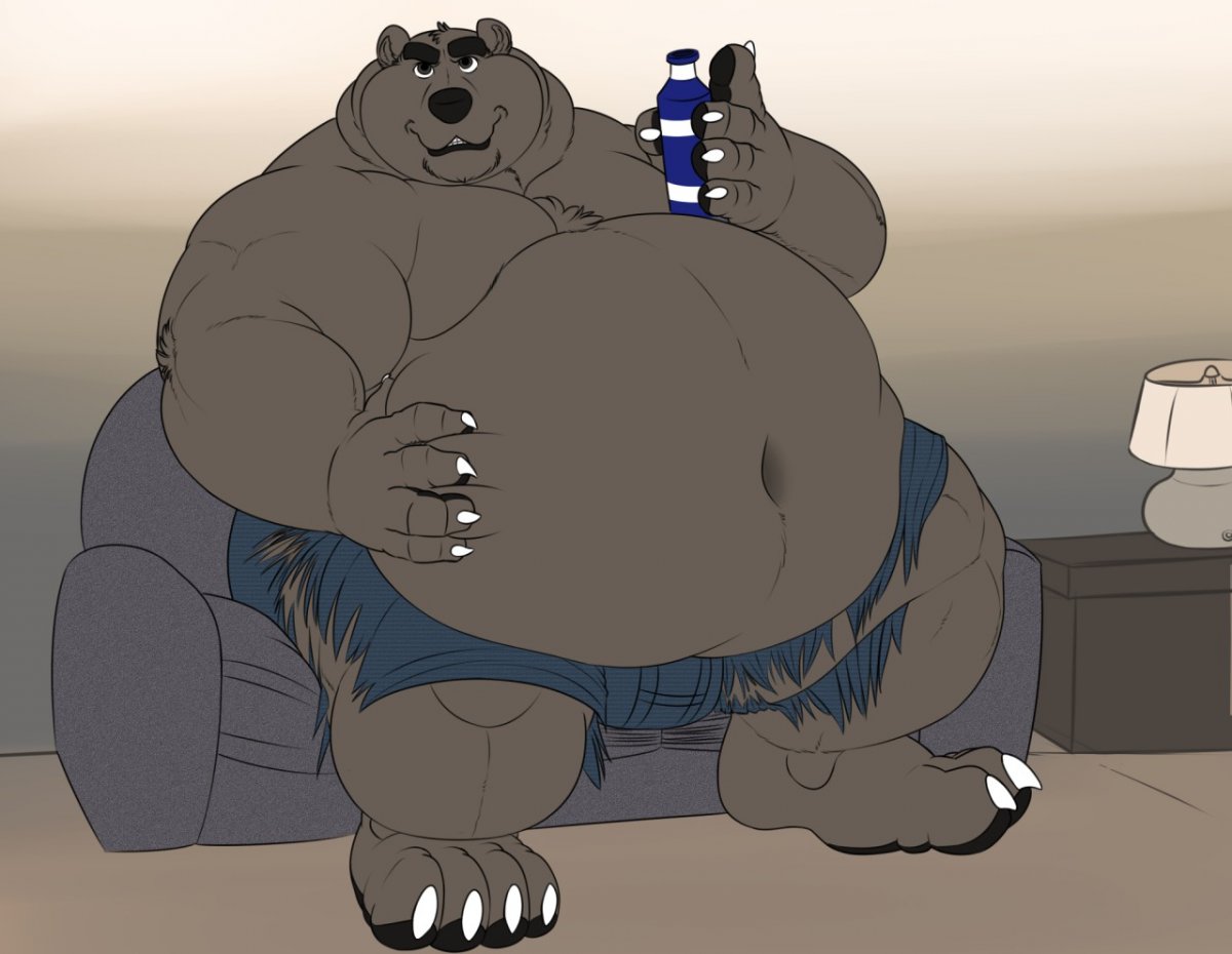 Толстый Альберт белый медведь